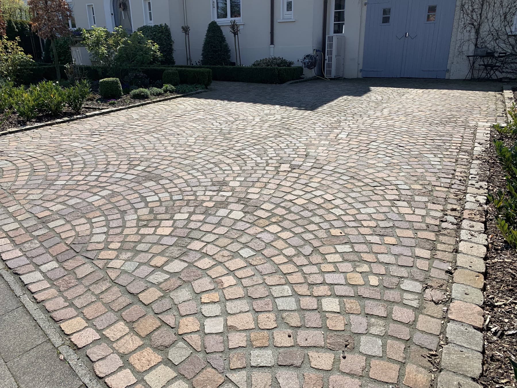 Betonpflaster Einfahrt – Pflasterarbeiten Bielefeld
