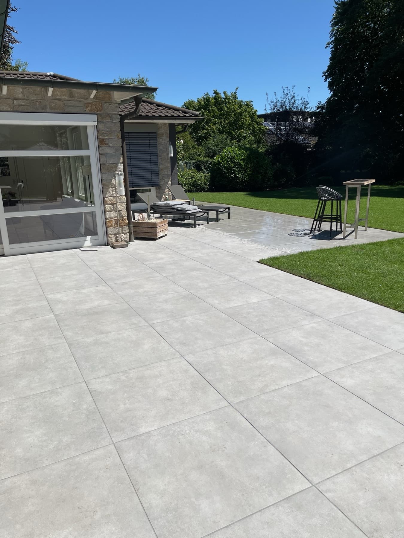 Moderne Terrasse Privatgarten